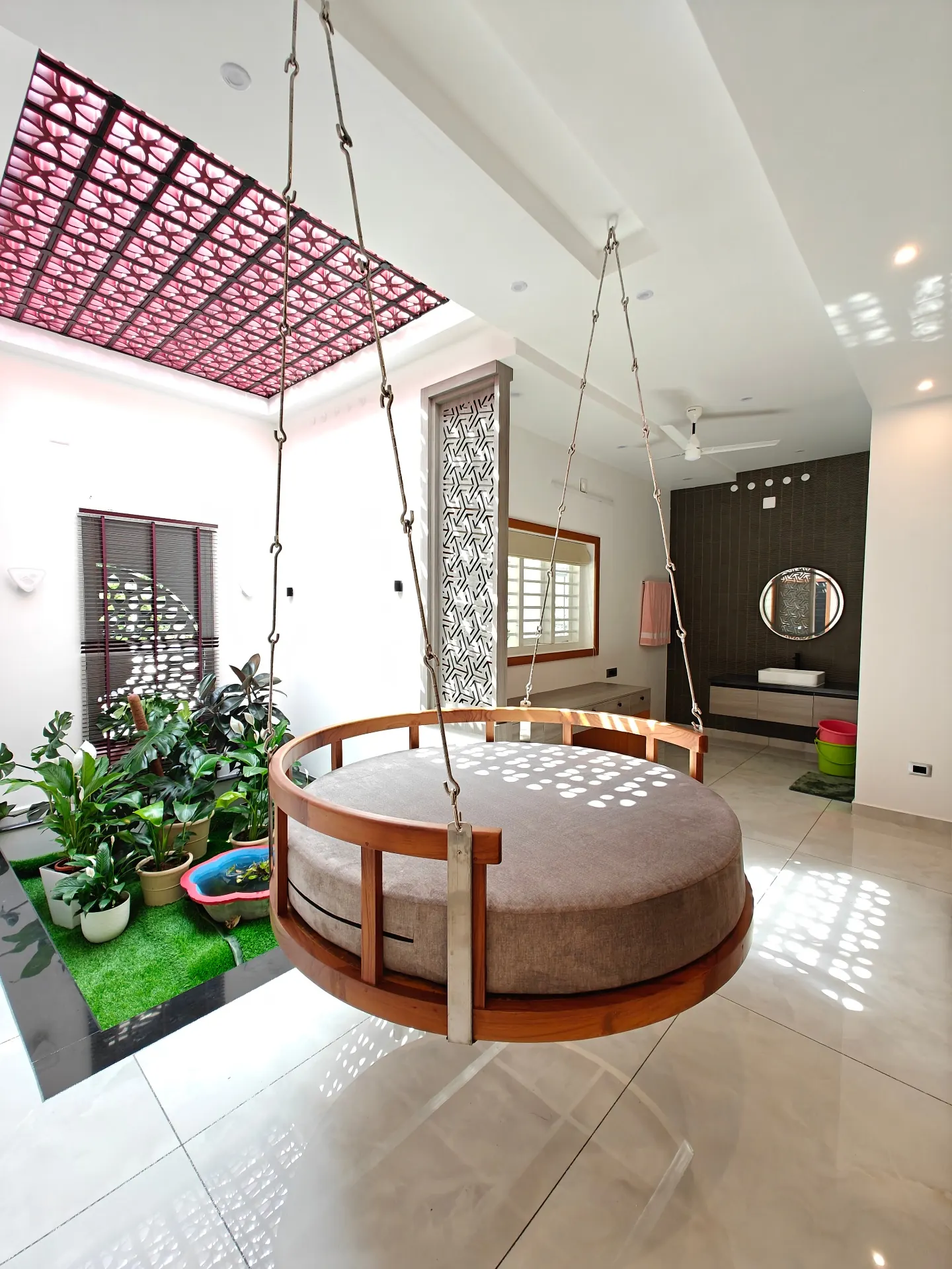 Round Hanging Swing Daybed — solid Teak